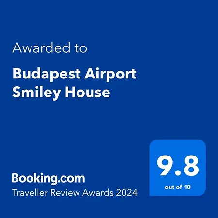 Budapest Airport Smiley House Gyal